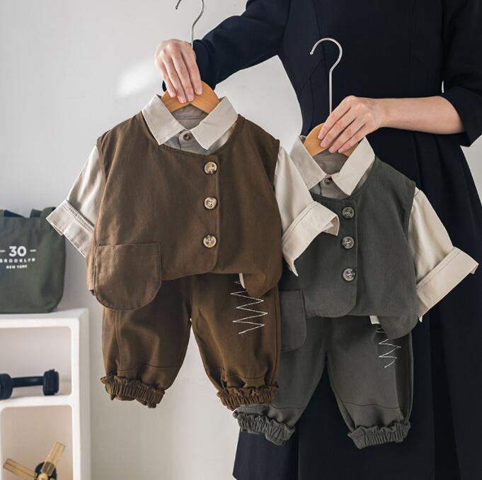 Rakuten - 【ベスト付き】 3点セット 子供服 フォーマルスーツ 男の子 子供スーツ 男の子 キッズ フォーマル キッズスーツ 七五三 男の子 スーツ おしゃれ 子供服 男の子 卒業式 入学式 発表会 入園式 結婚式 スーツ 男の子80/90/100/110/120cm
