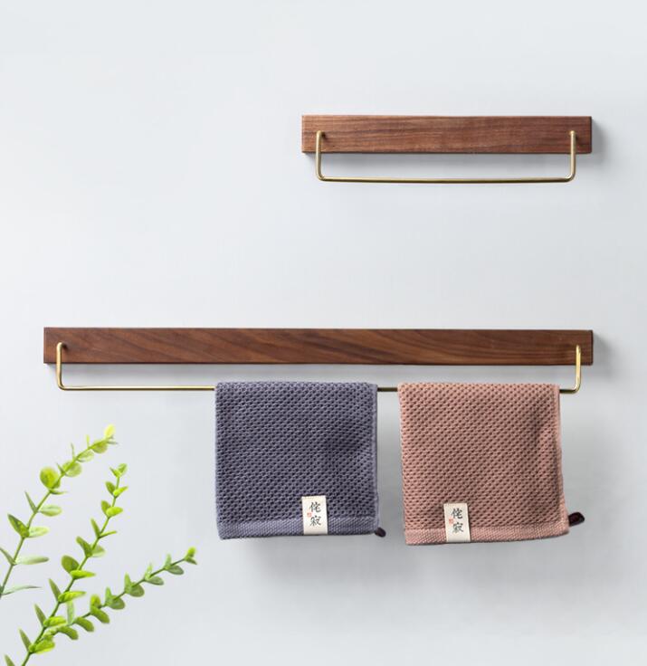 商品詳細 商品内容 タオルハンガー 商品特徴 タオルハンガー 仕様 付属品：無し 素材:木製 生産国：中国 サイズ サイズ（cm）： 写真の通り ●形、色、質感が、商品ページ上と実物で異なって見える場合がございます。予めご了承くださいませ。 商品について： ※製造中（縫製、染色など）により商品において色味や柄、サイズに若干の誤差や、生地を織る際に糸の継ぎ目や多少のほつれ等が生じる場合がございますが、品質上の問題ではございませんのでご了承の上お買い求めくださいませ。 ※手作り商品でございますから、画像と若干異なる場合も御座います。 ※モデルに使用している小物、アクセサリ等はセット内容に含まれません。 ※発送上の状態によって商品がシワになる場合がございます。予めご了承くださいませ。 発送について： ※即納商品以外で、メーカーから取り寄せを致しますので、7日間前後お時間を頂いております。 ※在庫確認、配送状況、休日を間にする事により、予定より遅くなる可能性がございます。 ※当店ではラッピングのサービスを行っておりません、ご了承くださいませ。 メールについて： ※メール返信とご注文対応は、平日10：00〜18：00頃に対応しております。 ※携帯メールでの登録は迷惑メールによりメールが届かない場合がございます。 返品について： ※返品ご希望の際は商品到着から7日以内に必ず当店までご連絡をお願いいたします。 ※ご連絡がない場合の返品はご遠慮ください。 ※ご連絡を頂けましたらスムーズに対応できますので、ご協力いただけますようお願い申し上げます。送料について※★複数在庫、追加可、何点でも同梱配送は可能です。北海道・沖縄・離島への配送は商品によって異なる別途送料がかかります。