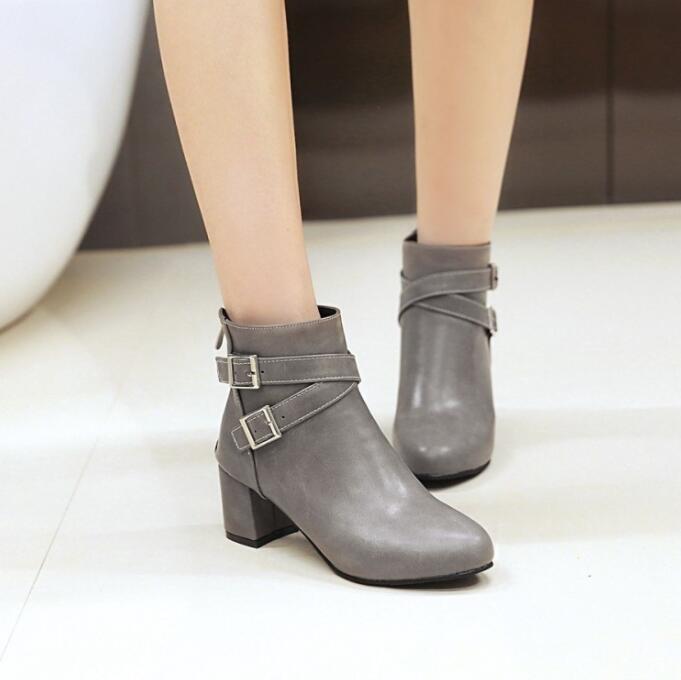 レディースブーツ ショートブーツ ソックスブーツ ショート丈 秋冬 太ヒール 5.5センチ チャンキーヒール ポインテッドトゥ 太ヒール ハイヒール 美脚見せ 履きやすい 痛くない 柔らかい 疲れない