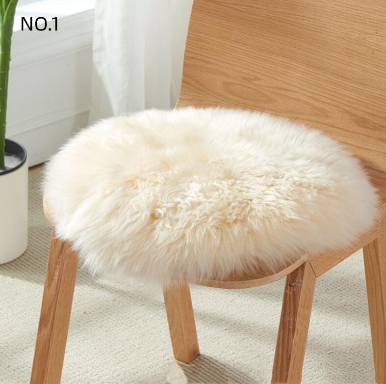 Rakuten - ムートン クッション 円形 長毛タイプ ムートンクッション シートクッション 北欧 秋冬 厚い ムートン座布団 毛皮 おしゃれ 高級感 無地 大きい 暖かい あったか ふわふわ 防寒対策 インテリア 椅子 ソファー 四角正方形 抗菌加工