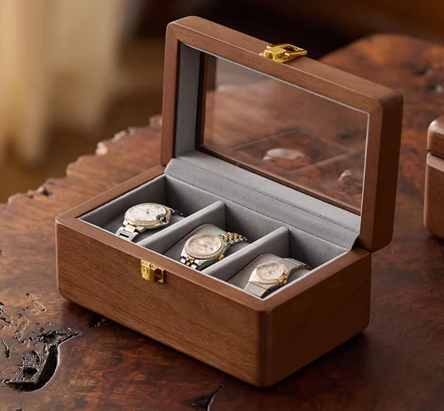 商品詳細 商品内容 ケース 商品特徴 ケース 仕様 付属品：無し 素材:木製 生産国：中国 サイズ サイズ（cm）： 18*18*8.5cm ●形、色、質感が、商品ページ上と実物で異なって見える場合がございます。予めご了承くださいませ。 商品について： ※製造中（縫製、染色など）により商品において色味や柄、サイズに若干の誤差や、生地を織る際に糸の継ぎ目や多少のほつれ等が生じる場合がございますが、品質上の問題ではございませんのでご了承の上お買い求めくださいませ。 ※手作り商品でございますから、画像と若干異なる場合も御座います。 ※モデルに使用している小物、アクセサリ等はセット内容に含まれません。 ※発送上の状態によって商品がシワになる場合がございます。予めご了承くださいませ。 発送について： ※即納商品以外で、メーカーから取り寄せを致しますので、7日間前後お時間を頂いております。 ※在庫確認、配送状況、休日を間にする事により、予定より遅くなる可能性がございます。 ※当店ではラッピングのサービスを行っておりません、ご了承くださいませ。 メールについて： ※メール返信とご注文対応は、平日10：00〜18：00頃に対応しております。 ※携帯メールでの登録は迷惑メールによりメールが届かない場合がございます。 返品について： ※返品ご希望の際は商品到着から7日以内に必ず当店までご連絡をお願いいたします。 ※ご連絡がない場合の返品はご遠慮ください。 ※ご連絡を頂けましたらスムーズに対応できますので、ご協力いただけますようお願い申し上げます。送料について※★複数在庫、追加可、何点でも同梱配送は可能です。北海道・沖縄・離島への配送は商品によって異なる別途送料がかかります。