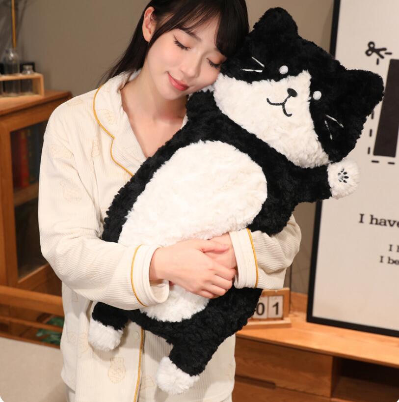OKFURNITUREの抱き枕 ぬいぐるみ ネコ ぬいぐるみ 寝ぬいぐるみ ねこ 60cm 可愛い 抱き枕 猫おもちゃ 横向き寝 昼寝まくら プレゼント かわいい ねこ 猫 癒し おもちゃベッド 雑貨 誕生日 クリスマス 景品 添い寝 もちもち クッション 彼女 ギフト 店飾り｜アングル3