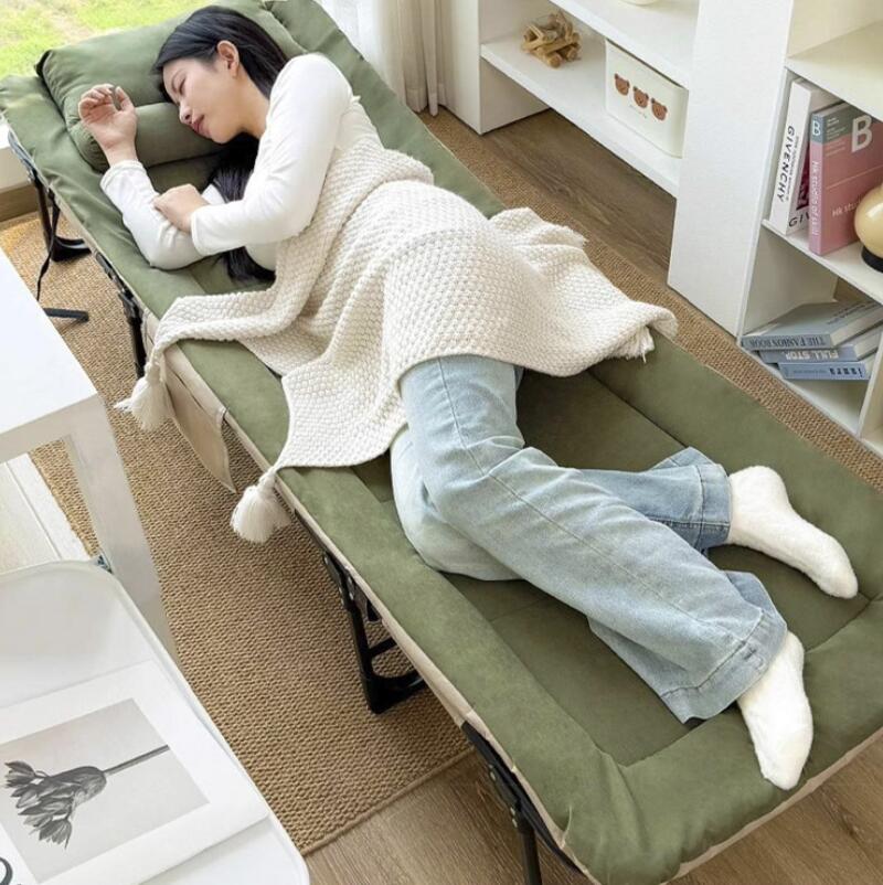 Rakuten - マットレス付き 折りたたみベッド セミシングル リクライニング 折り畳みベッド 折りたたみ式 折り畳み式 四つ折り コンパクト 軽量 ベッドフレーム 簡易ベッド パイプベッド セミシングルベッド