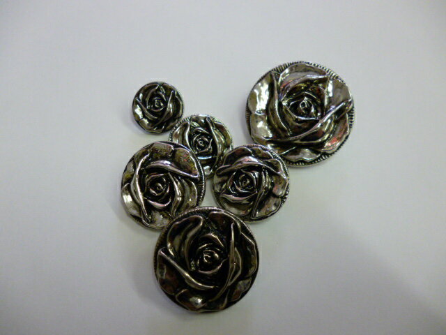 M-1344 ボタン　バラG・S　18mm