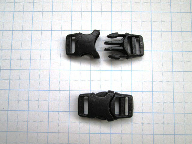 YKKプラスチックパーツバックル　LB08LB　8mmアウトドアパーツ