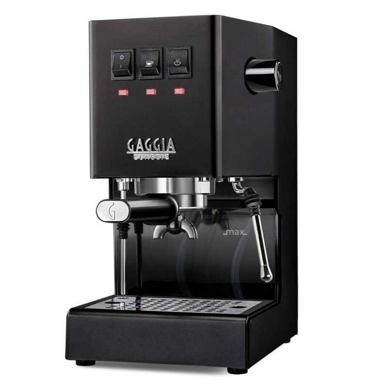 【送料】 送料無料 ※沖縄・離島は別途見積 GAGGIA ガジア セミオートエスプレッソマシンCLASSIC evo pro クラシックエボプロ 業務用モデルをベースにした コンパクトでスタイリッシュなセミオートタイプ。 GAGGIAフラッグシップモデル。 【主な仕様】 マシン名CLASSIC EVO PRO 型番SIN035R 電圧100V 消費電力1150W 電源50/60Hz 本体材料ステンレス サイズW230×D240×H380mm 重量8kg 水タンク容量2.1L ポンプ圧力15気圧 ボイラーアルミニウム メーカー保証1年 付属品 ・プロフェッショナルフィルターホルダー ・プロフェッショナルフィルターシングル ・プロフェッショナルフィルターダブル ・クレマフィルターダブル ・パーフェクトクレマデバイス ・粉計量スプーン ・ブラインドフィルター ・プラスチックタンパー [Tag] ガジア gaggia classic evo pro Black クラシックエボプロ クラシックエヴォプロ ブラック SIN035R コーヒーメーカー コーヒーマシン コーヒーマシーン エスプレッソマシン エスプレッソマシーン 8720389030666 20231218-17　0461※この商品のカラーはBlack(ブラック)です。 ステンレスはこちら。 ホワイトはこちら。