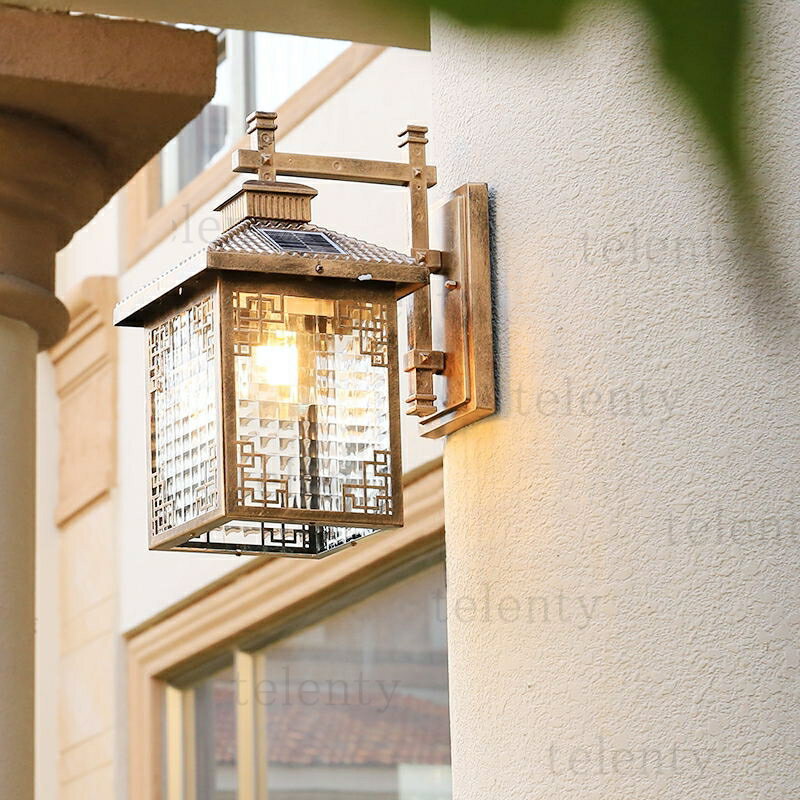 ブラケットライト LED ソーラーライト おしゃれ 和風 玄関外灯 屋外照明器具 防雨型 自動点灯 明暗センサーライト 壁掛け照明 庭園灯 ガーデン灯 ウォールランプ 外灯 ガラス 四角 筒形 水波紋 レトロ 表札灯 ソーラー充電式 壁付け 防犯対策 門柱灯 間接照明 壁掛けライト [2]