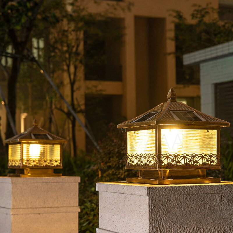 AAAZM ソーラーライト LED 門柱灯 明暗センサー 自動点灯 ソーラー充電式 屋外照明...