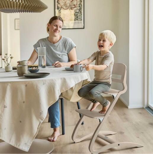 リエンダー(Leander) ハイチェア ルーイー ( カプチーノ )
