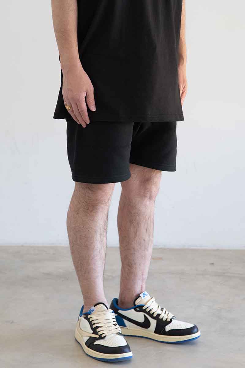 Valuation shareの送料無料 ボトムス FEAR OF GOD FOG ESSENTIALS フィアオブゴッド エッセンシャルズ 21SS SWEAT SHORTS / ブラック 返品交換不可｜アングル3