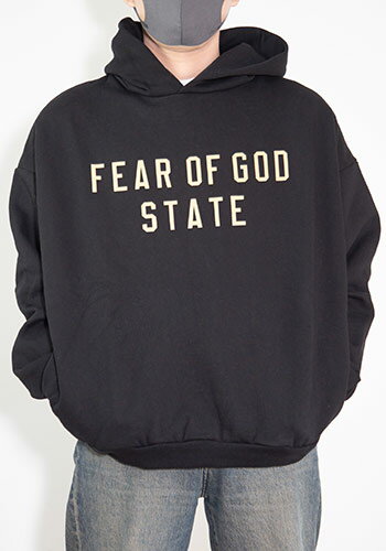 乐天商城 - 送料無料 トップス FEAR OF GOD FOG ESSENTIALS フィアオブゴッド エッセンシャルズ 24FW STATE LOGO SWEAT HOODIE / ブラック 返品交換不可