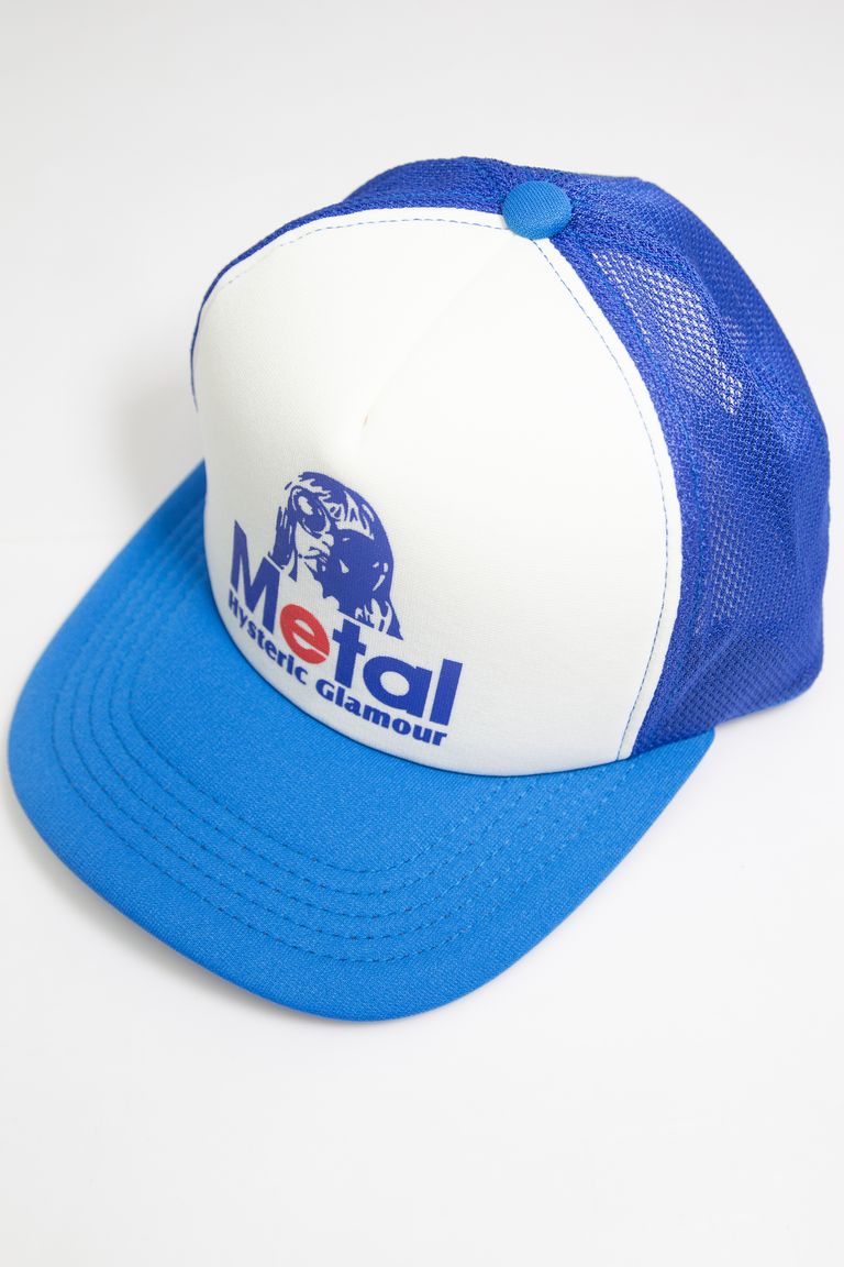 商品説明 定番のトラッカー型のメッシュキャップ。 V8エンジンサウンドが似合うHYSTERIC WOMANのモチーフを配した。　　