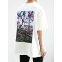 送料無料 トップス FEAR OF GOD FOG ESSENTIALS フィアオブゴッド エッセンシャルズ FLOWER PHOTO S/S TEE / ホワイト 返品交換不可