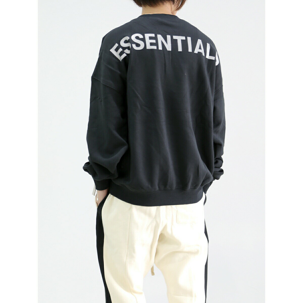 送料無料 トップス FEAR OF GOD FOG ESSENTIALS フィアオブゴッド エッセンシャルズ LOGO CREW SWEAT REFLECTOR / ブラック 返品交換不可