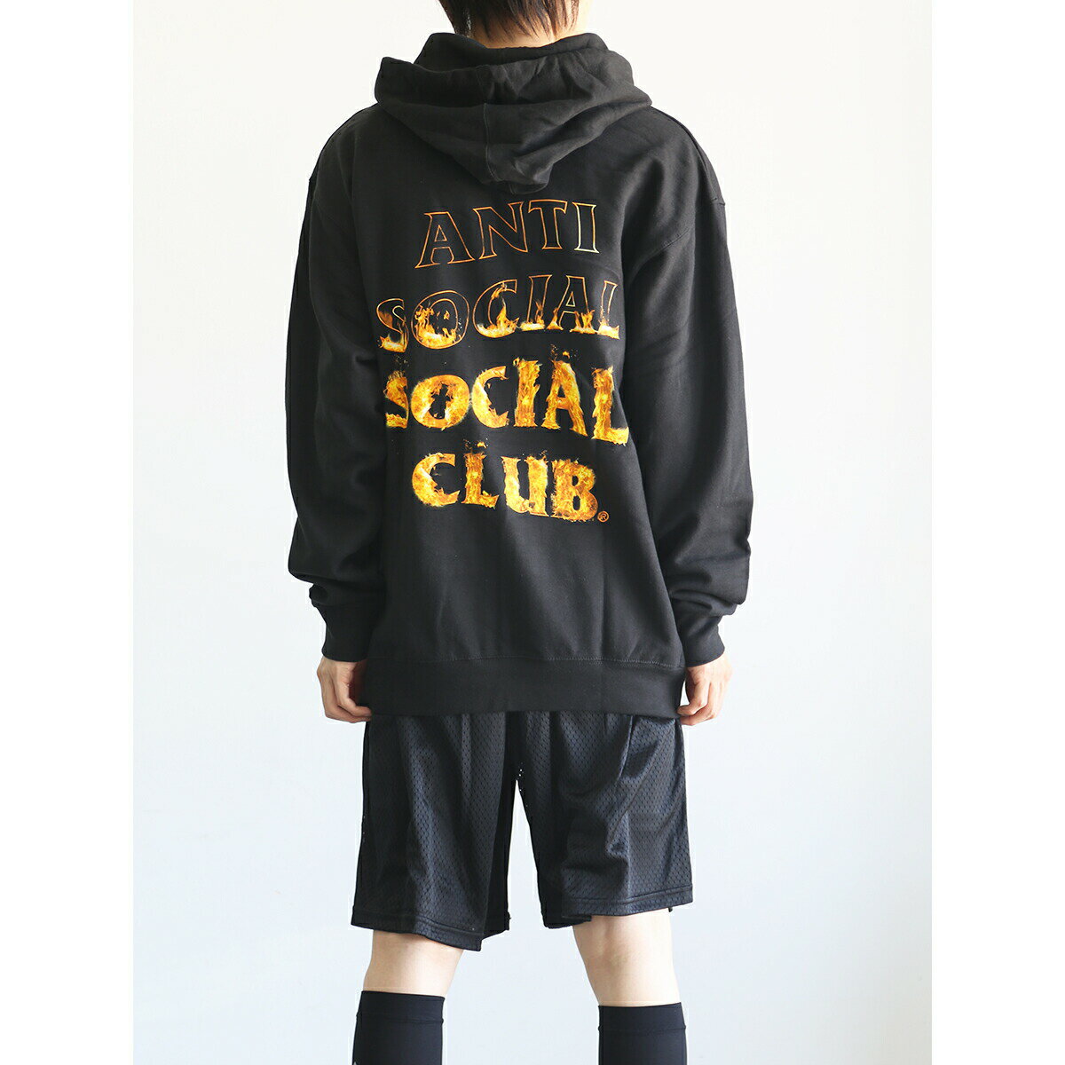Rakuten - セール商品 50%OFF 送料無料 トップス Anti Social Social Club アンチソーシャルソーシャルクラブ A FIRE INSIDE BLACK HOOD - FLAME / ブラック 返品交換不可