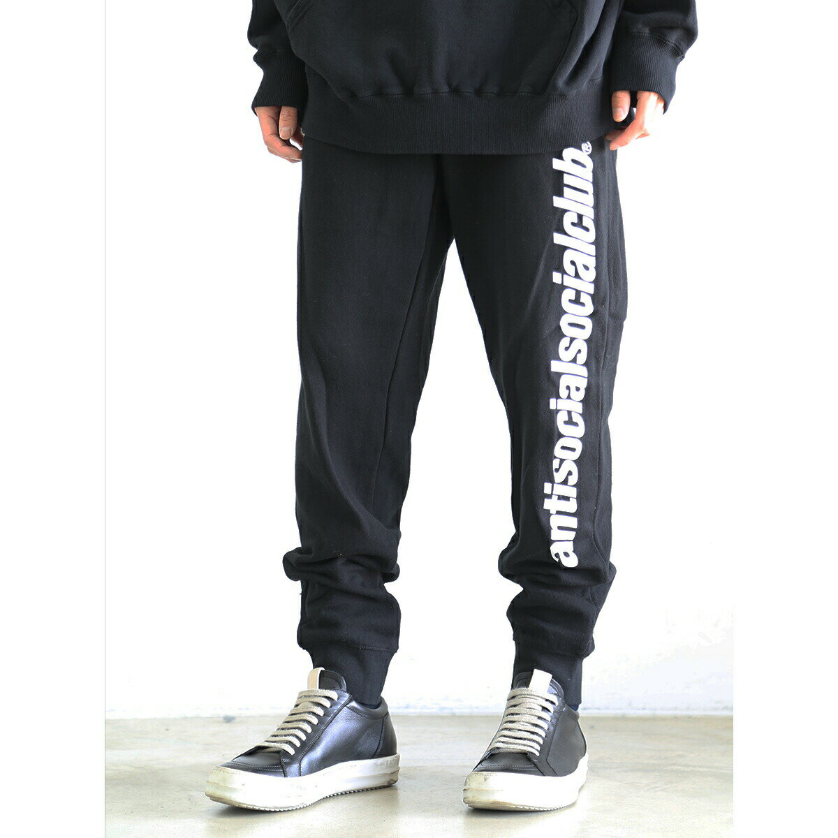 着用モデル　170cm 56kg (胸囲86cm ウエスト77cm) 着用サイズ　S　　