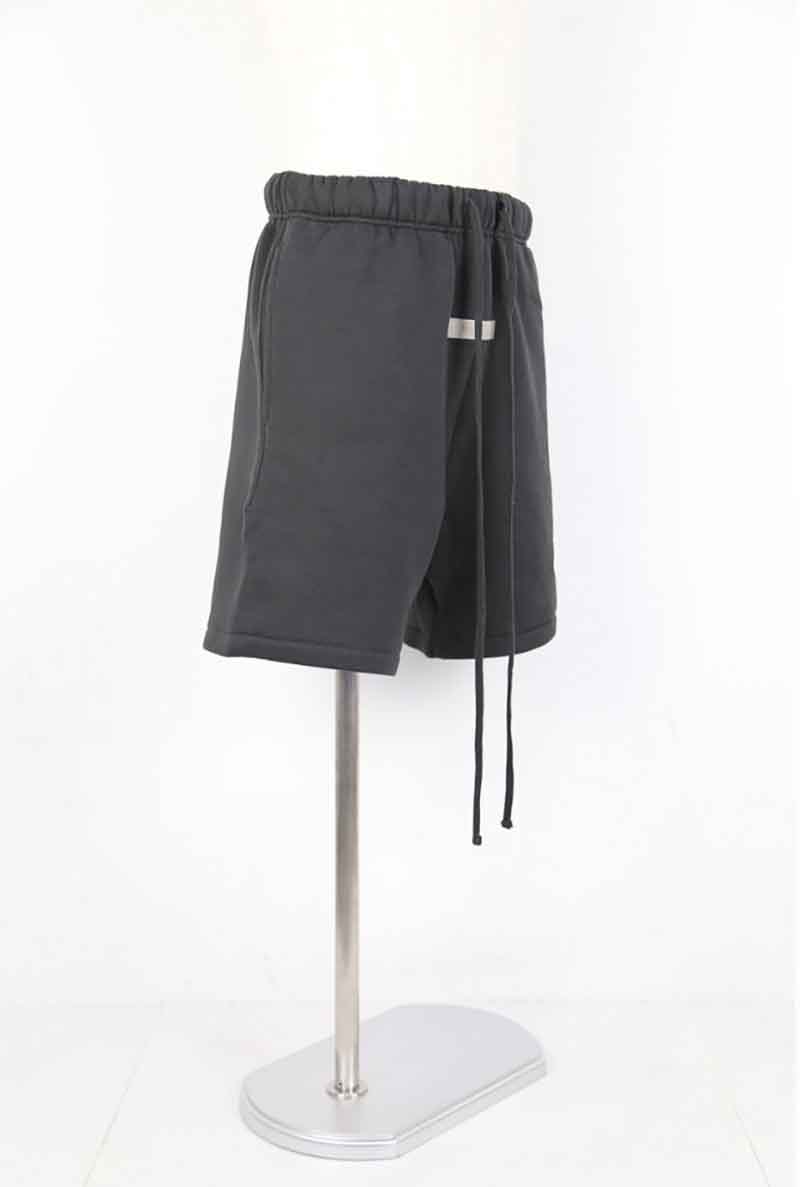 送料無料 ボトムス FEAR OF GOD FOG ESSENTIALS フィアオブゴッド エッセンシャルズ 1977 SWEAT SHORTS / アイアン 返品交換不可