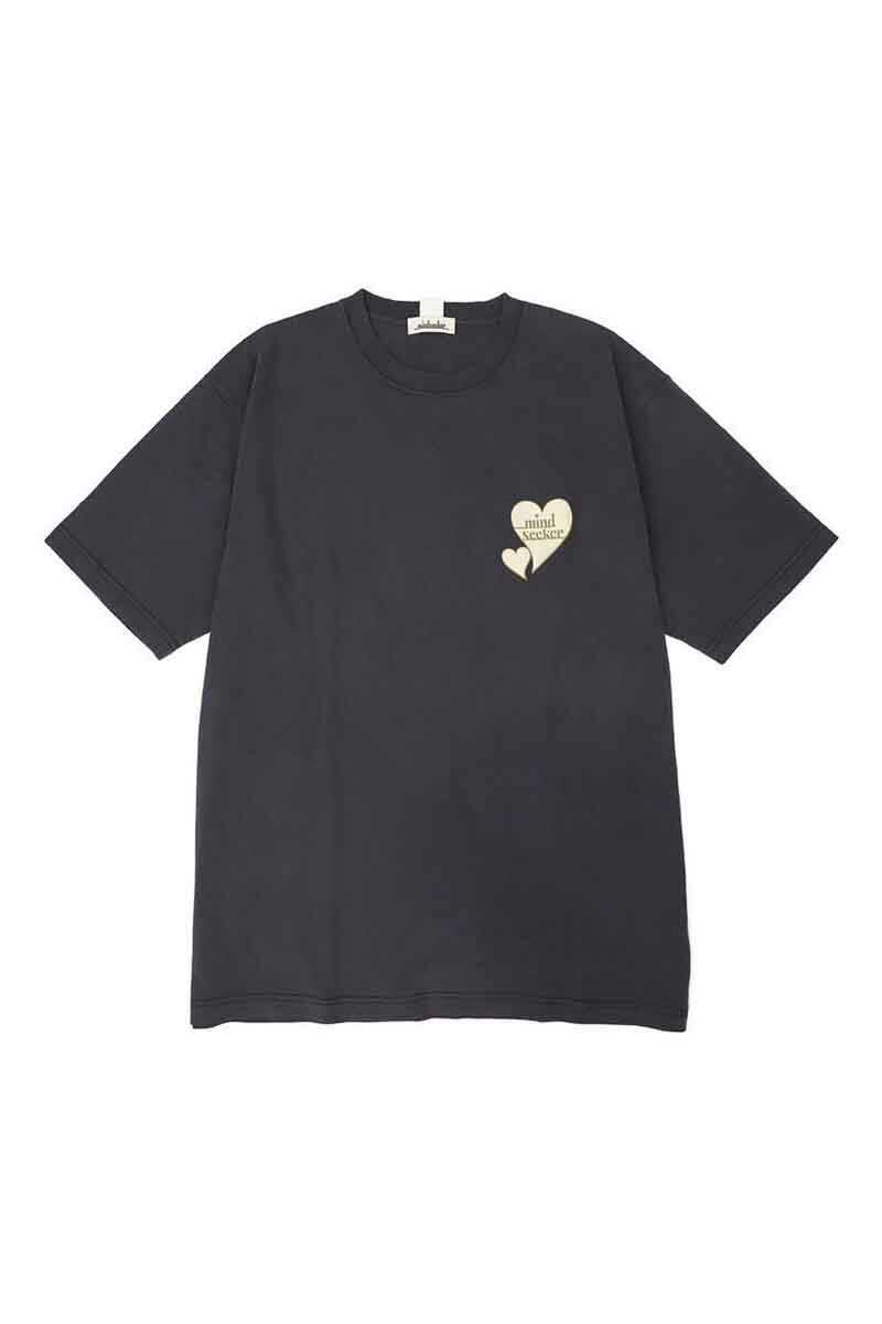 送料無料 トップス mindseeker マインドシーカー WHITE HEART LOGO PIGMENT TEE / スミブラック