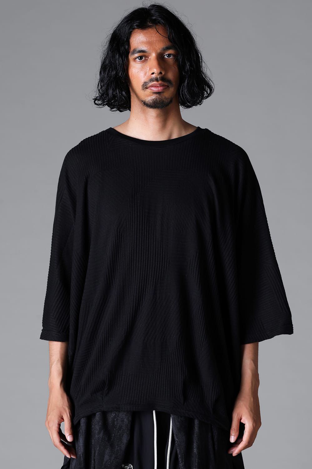 Rakuten - 送料無料 トップス A.F ARTEFACT エーエフ アーティファクトDEFORMED STRIPE PATTERN DOLMAN TEE / ブラック 返品交換不可