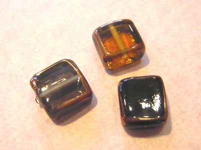SWAROVSKI - 現品終了売り切り商品！【チェコビーズ】ランプワーク・スクエア（14×13厚さ4-5mm）/1ヶ