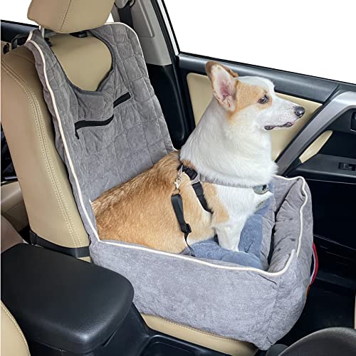 設置簡単 背もたれカバーをヘッドレストに引っかけて、差し込みバックル式のベルトで背もたれに留めるだけで設置は完了です。取り付けラクラクなペットドライブシートです 快適なクッション付・洗濯可能 中のクッションにも縁にも中綿がたっぷり詰まっていて、愛犬をしっかりと保護し、振動や衝撃が伝わりにくいため、車酔いしやすい愛犬も快適に過ごせるでしょう。また、カバーは取り外して水洗いでき、いつでも衛生的に使えます 飛出し防止リード付き 飛び出し防止リードで愛犬の首輪を固定でき、車外や運転席への犬の飛び出を防止できるため、安心して運転できます。また、リードの長さも自由に調節できます 使い勝手のよいハンドル付き 車用ペットシートの正面にはハンドルが付いており、外出する際に簡単に持ち運べ便利です 滑り止め付・安定感良好 底には滑り止め素材が付いていて、座席に固定するベルトもあり、動きにくく滑り落ちる心配がありません