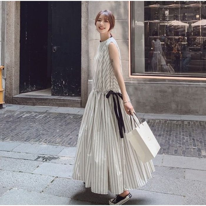 お呼ばれ ワンピース 韓国 安い プチプラ パーティードレス 個性的 おしゃれ 即納 黒 白 ゆったり かわいい 安い きれいめ ロング ブラック ホワイト 可愛い プチプラ ノースリーブ 10代 20代 30代 フェミニン デート 女子会 婚活 人気のサムネイル