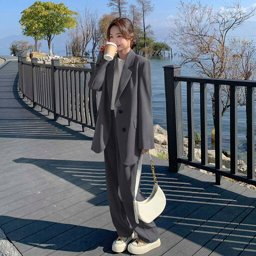 パンツスーツ レディース 大きい ワイドパンツ カジュアルスーツ グレー 通勤 就活 卒業式 事務服 オフィス OL 体型カバー 無地 シンプル スーツ オフィススーツ セレモニースーツ セットアップ 2点セット テーラードジャケット ズボン 送料無料 S M L LL パンツスーツ レディース 大きい ワイドパンツ カジュアルスーツ グレー 通勤 就活 卒業式 事務服 オフィス OL 体型カバー 無地 シンプル スーツ オフィススーツ セレモニースーツ セットアップ 2点セット テーラードジャケット ズボン 送料無料 S M L LL