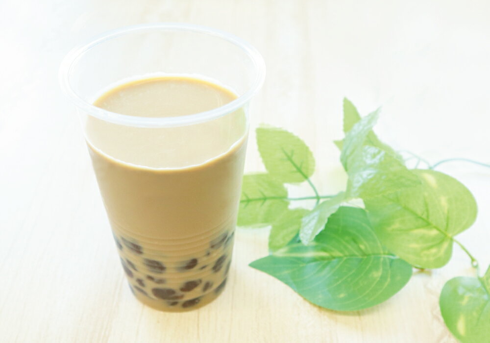 黒糖わらび粒餅入りのカフェオレ