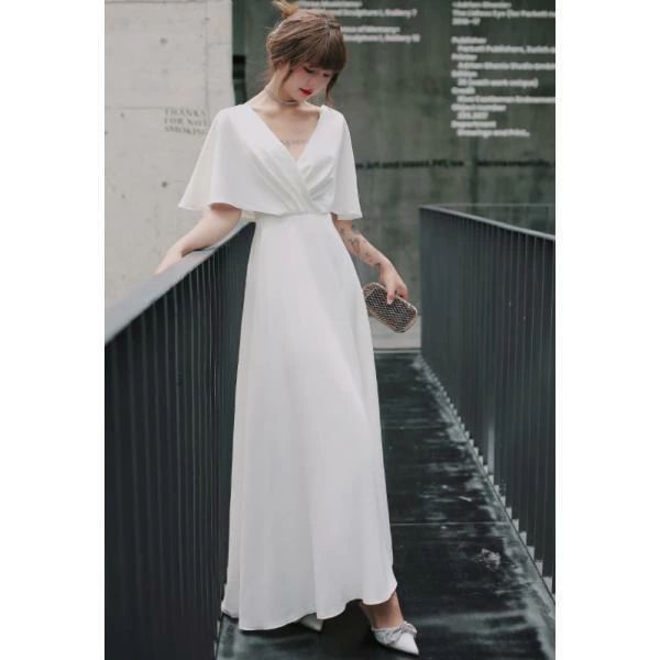 樂天商城 - ウェディングドレス ロングドレス スレンダードレス 半袖 サテン バックレス Vネック シンプル 二次会 結婚式 前撮り ブライダル 花嫁 ウエディングドレス