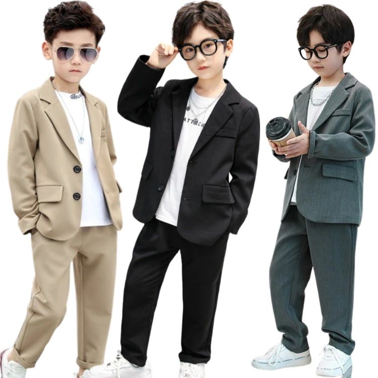 商品説明商品名 小学生から高校生まで幅広く対応した男の子用スーツをご紹介します。 ゆったりカジュアルなデザインで、フォーマルなシーンだけでなく普段使いにもぴったりです。 入学式や卒業式、結婚式、冠婚葬祭、七五三、お試験、ピアノ発表会など、様々な場面で活躍します。 男の子の成長に合わせて110cmから170cmまでのサイズを揃えています。 素材ポリエステル生産国中国サイズ 【110】 推奨体重20-25kg 着丈49cm バスト78cm 袖丈43cm パンツ丈70cm ヒップ71cm ----------- 【120】 推奨体重20-25kg 着丈49cm バスト78cm 袖丈43cm パンツ丈70cm ヒップ75cm ----------- 【130】 推奨体重25-30kg 着丈52cm バスト82cm 袖丈46cm パンツ丈75cm ヒップ79cm ----------- 【140】 推奨体重30-35kg 着丈55cm バスト86cm 袖丈49cm パンツ丈80cm ヒップ83cm ----------- 【150】 推奨体重35-43kg 着丈58cm バスト90cm 袖袖丈52cm パンツ丈85cm ヒップ87cm ----------- 【160】 推奨体重43-48kg 着丈61cm バスト94cm 袖丈55cm パンツ丈90cm ヒップ91cm ----------- 【170】 推奨体重48-53kg 着丈64cm バスト98cm 袖丈58cm パンツ丈95cm ヒップ95cm ----------- セット内容 ジャケット＋ズボン 注意 PC環境・光の具合により、色や素材のイメージが写真と若干異なる場合がございます。 モデル・写真に使用されているアクセサリー・小物は別途記載が無い限り付属いたしません。 商品に不良があった場合は、商品到着から5日以内にご連絡いただければご返金・交換対応させて頂きます。 商品のサイズは、全て平置きにて外寸を測定しております。 商品によっては1cm〜3cmの誤差が発生してしまう場合がございます。 該当商品は他店と在庫共有です。タイミングにより、在庫ズレが生じる場合がございます。予めご了承ください。商品説明商品名 小学生から高校生まで幅広く対応した男の子用スーツをご紹介します。 ゆったりカジュアルなデザインで、フォーマルなシーンだけでなく普段使いにもぴったりです。 入学式や卒業式、結婚式、冠婚葬祭、七五三、お試験、ピアノ発表会など、様々な場面で活躍します。 男の子の成長に合わせて110cmから170cmまでのサイズを揃えています。 素材ポリエステル生産国中国サイズ 【110】 推奨体重20-25kg 着丈49cm バスト78cm 袖丈43cm パンツ丈70cm ヒップ71cm ----------- 【120】 推奨体重20-25kg 着丈49cm バスト78cm 袖丈43cm パンツ丈70cm ヒップ75cm ----------- 【130】 推奨体重25-30kg 着丈52cm バスト82cm 袖丈46cm パンツ丈75cm ヒップ79cm ----------- 【140】 推奨体重30-35kg 着丈55cm バスト86cm 袖丈49cm パンツ丈80cm ヒップ83cm ----------- 【150】 推奨体重35-43kg 着丈58cm バスト90cm 袖袖丈52cm パンツ丈85cm ヒップ87cm ----------- 【160】 推奨体重43-48kg 着丈61cm バスト94cm 袖丈55cm パンツ丈90cm ヒップ91cm ----------- 【170】 推奨体重48-53kg 着丈64cm バスト98cm 袖丈58cm パンツ丈95cm ヒップ95cm ----------- セット内容 ジャケット＋ズボン 注意 PC環境・光の具合により、色や素材のイメージが写真と若干異なる場合がございます。 モデル・写真に使用されているアクセサリー・小物は別途記載が無い限り付属いたしません。 商品に不良があった場合は、商品到着から5日以内にご連絡いただければご返金・交換対応させて頂きます。 商品のサイズは、全て平置きにて外寸を測定しております。 商品によっては1cm〜3cmの誤差が発生してしまう場合がございます。 該当商品は他店と在庫共有です。タイミングにより、在庫ズレが生じる場合がございます。予めご了承ください。