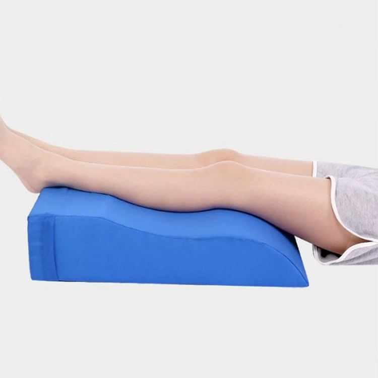 足まくら 足枕 足用クッション 脚枕 むくみ解消 安眠 フットレスト リラックス あ...