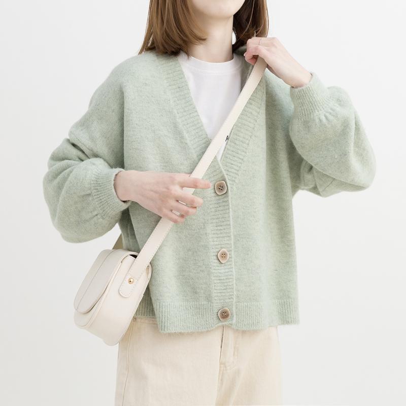 樂天商城 - 軽量 ランプシェイド袖 女性用 カ 秋冬 ニット 綿混 トップス Vネック ベーシック 暖かみ 短丈 編み込み カーディガン ゆったり