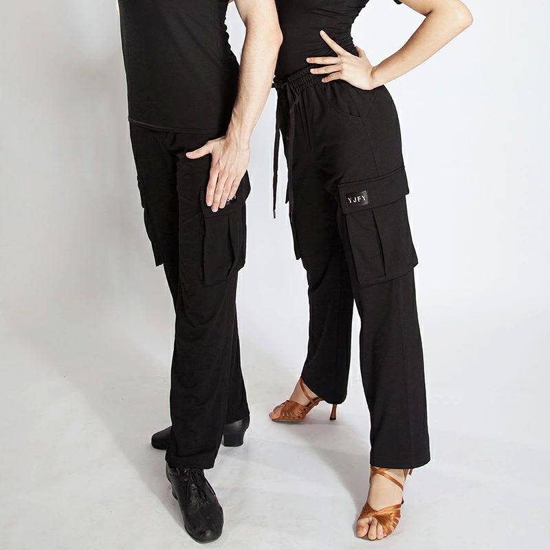 商品名称：ダンスパンツ サイズ：155/160/165/170/175/180/185 カラー：ブラック 材質：綿 生産国：中国 【注意事項】 ※サイズは測定方法によって、若干の誤差がある場合がございます。 ※商品のお色は、照明、モニターの発色の具合により、実物と多少の違いことがございます。ご了承ください。 ※モデル・写真に使用されているアクセサリー・小物は別途記載が無い限り付属いたしません。 ※送料無料の場合は北海道/鹿児島/沖縄/離島への発送には別途追加送料が必要です。ご注文時には追加送料は加算されておりません。 ※商品の品質には万全を期しておりますが、万が一、不良・破損・誤納品・発送漏れなどがございましたら、メールやお電話で遠慮なくお申し付けください。 ※連絡せず、ショップレビューに悪い評価をつけることをお控えようお願い致します。商品名称：ダンスパンツ サイズ：155/160/165/170/175/180/185 カラー：ブラック 材質：綿 生産国：中国 【注意事項】 ※サイズは測定方法によって、若干の誤差がある場合がございます。 ※商品のお色は、照明、モニターの発色の具合により、実物と多少の違いことがございます。ご了承ください。 ※モデル・写真に使用されているアクセサリー・小物は別途記載が無い限り付属いたしません。 ※送料無料の場合は北海道/鹿児島/沖縄/離島への発送には別途追加送料が必要です。ご注文時には追加送料は加算されておりません。 ※商品の品質には万全を期しておりますが、万が一、不良・破損・誤納品・発送漏れなどがございましたら、メールやお電話で遠慮なくお申し付けください。 ※連絡せず、ショップレビューに悪い評価をつけることをお控えようお願い致します。