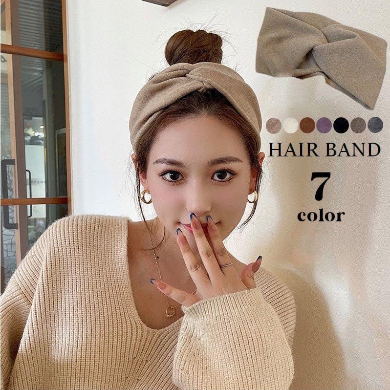 存在感がある幅広デザインのヘアバンド。普段のヘアスタイルにプラスするだけで雰囲気が変わる?洗顔やメイク時の前髪留めにも便利です◎【サイズについて】画像をご参照ください。【カラーについて】生産ロットにより柄の出方や色の濃淡が異なる場合がございます。お使いのモニターや撮影時の光の加減などにより画像と実際の商品のカラーが異なる場合もございます。予告なしにカラーやデザインなどの変更がある場合もございます。