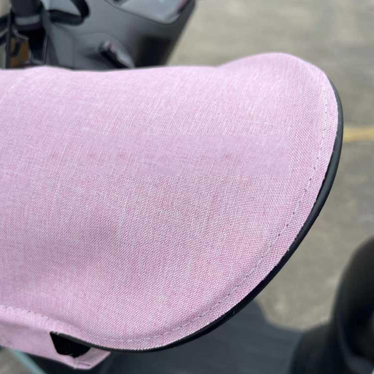 天神橋セレクトの自転車 バイク用 ハンドルカバー 紫外線対策 防水 UVカット 夏 電動自転車対応 日焼け防止 雨の日 おしゃれ かわいい 遮熱 原付 スクーター オートバイ 自転車用 夏用 オールシーズン使える 防風 バイク用手袋 簡単装着 送料無料｜アングル2
