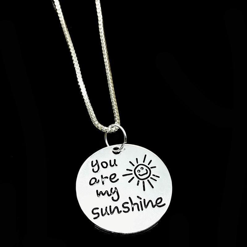 樂天商城 - ネックレス アクセサリー ファッション小物 ラウンドプレート 英字 イラスト かわいい おしゃれ カジュアル プレゼント ギフト