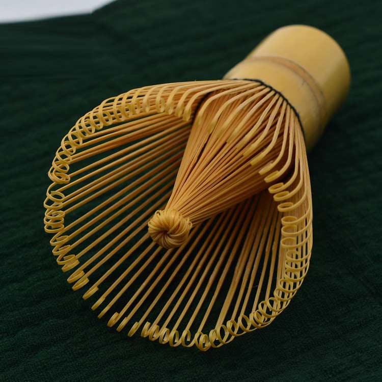 天神橋セレクトの茶筌 80本立 120本立 天然木製 ちゃせん 茶せん 抹茶 竹製 100本立 茶道具 お稽古用 泡立て カフェ 抹茶点て 茶道 学校茶道 百本立 八十本立 百二十本立 竹 茶筅 業務用 土産 白竹 黒竹｜アングル2
