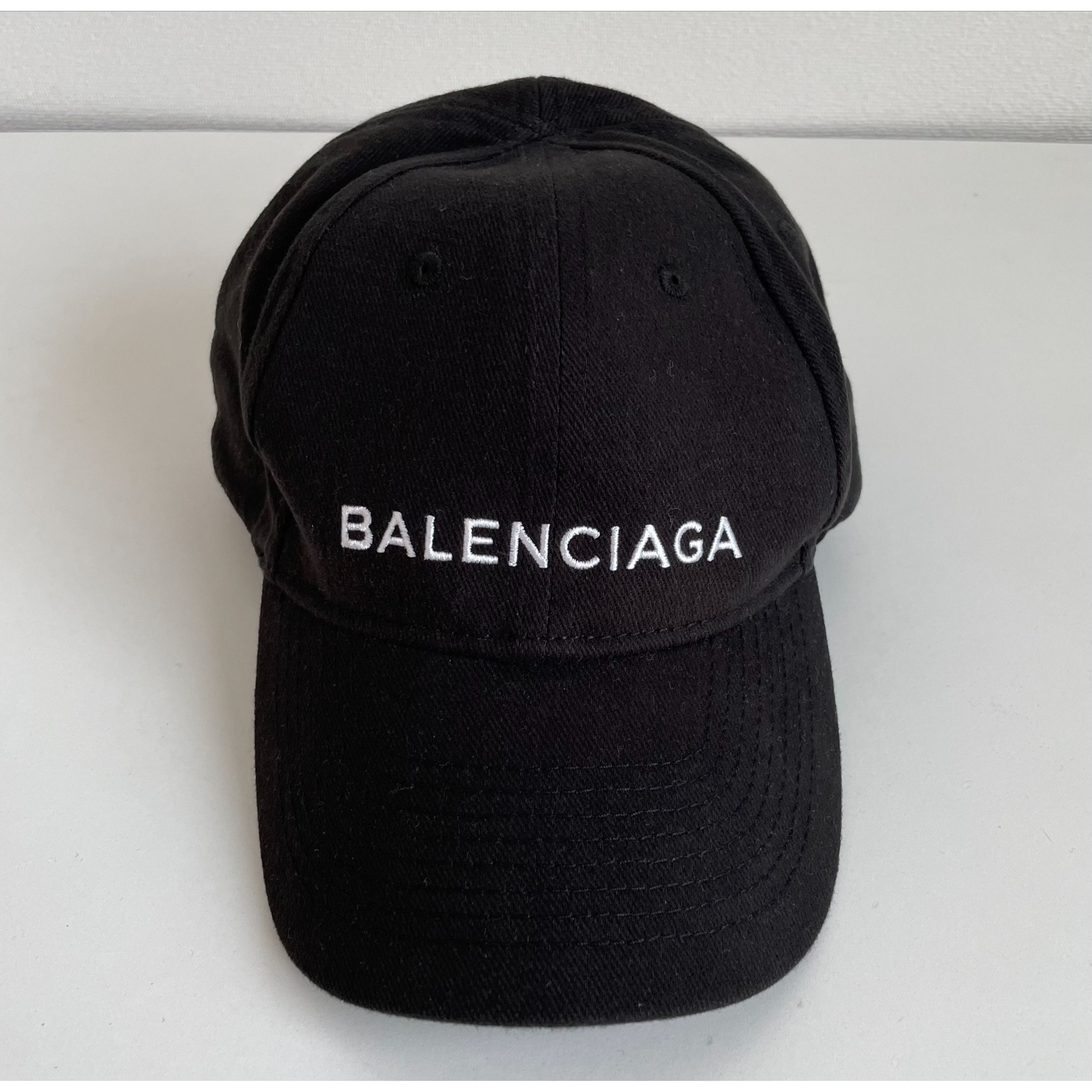 バレンシアガ BALENCIAGA 帽子 キャップ ベースボールキャップ ブラック 黒 レディース メンズ ブランド 正規品 新品 ギフト プレゼントのサムネイル