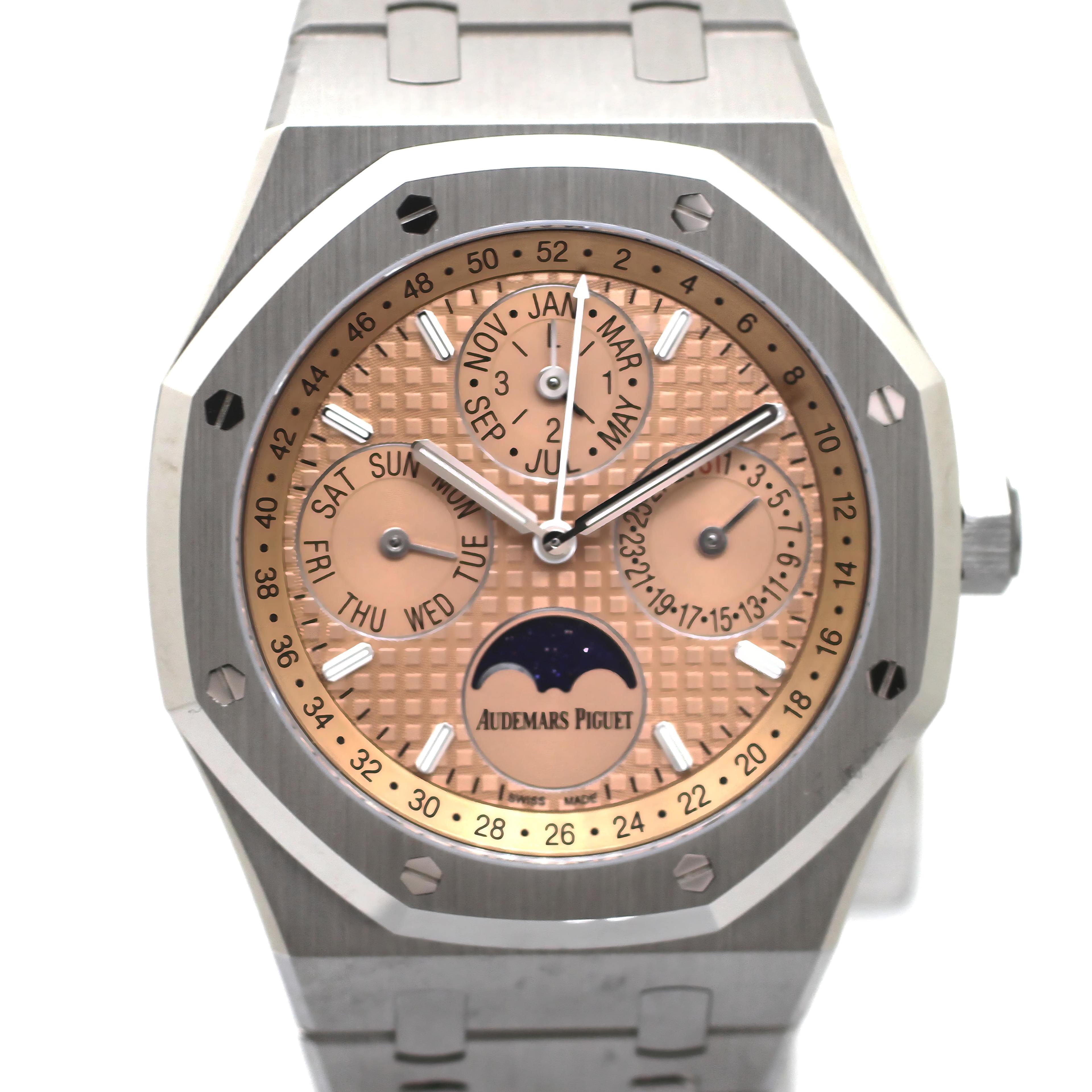 オーデマ・ピゲ （AUDEMARS PIGUET） ロイヤルオーク パーペチュアルカレンダー 26615TI.OO.1220TI.01 〔世界限定300本モデル〕 〔サーモン文字盤〕 〔腕時計〕 〔メンズ〕 〔自動巻き〕 〔ギャラ・箱〕 【新品・未使用品】