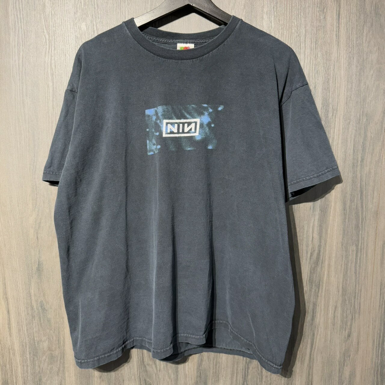 楽天市場】ナイン インチ ネイルズ tシャツ 中古の通販 楽天市場】ナイン インチ ネイルズ tシャツ 中古の通販