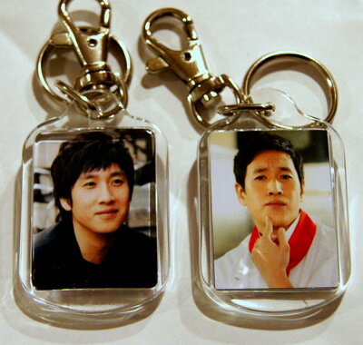 イ・ソンギュン キーホルダーセット（2個1セット)