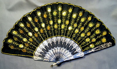 スパンコール付き刺繍レース扇子(黄色刺繍＋黒)　【新入荷色】
