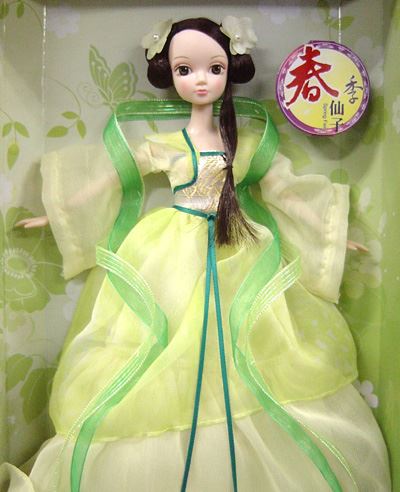 2004年設立以来、数々の賞を受賞した「可儿娃娃」（クーリャン・ドール） 中国の民族的な特徴を出した人形シリーズは特に欧米などの海外で大変人気 本商品は可儿娃娃（クーリャン・ドール）の中の四季を守護する仙女「四季仙子」シリーズ、春の守護仙女...