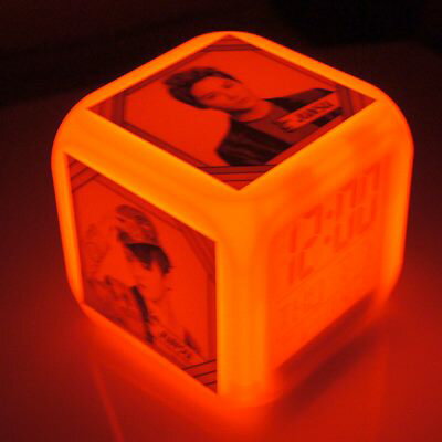 JYJ JUNSU(Xiah) カラーチェンジ・デジタル時計