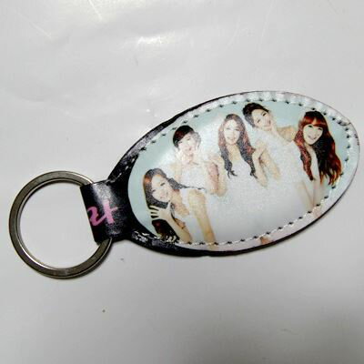 KARA 皮革製キーホルダー3