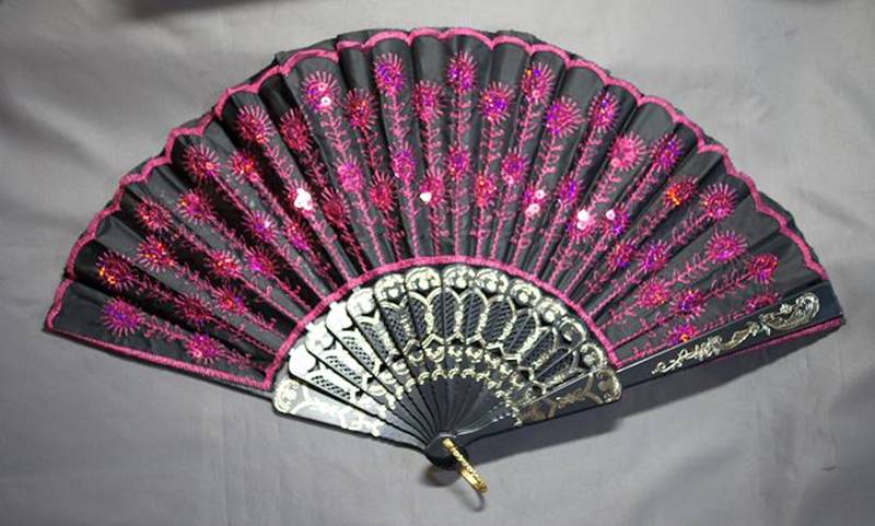 スパンコール付き刺繍レース扇子 (ローズピンク刺繍＋黒)　【新入荷色】