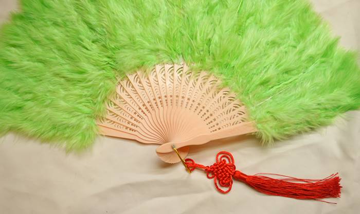 廉価版 羽根扇子 羽毛扇子 羽扇子 グリーン色（若草色）