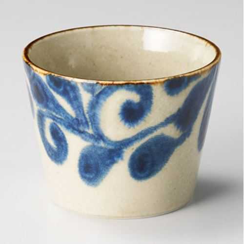 ■商品説明■商品名：琉球るり唐草そば猪口メーカー品番：398-279お届け数：1サイズ(cm)：口径8.2×6.3容量(cc)：180素材：磁器【配送料について】【ご注意】画面上の色はブラウザやご使用のパソコンの設定により実物と異なる場合があります。