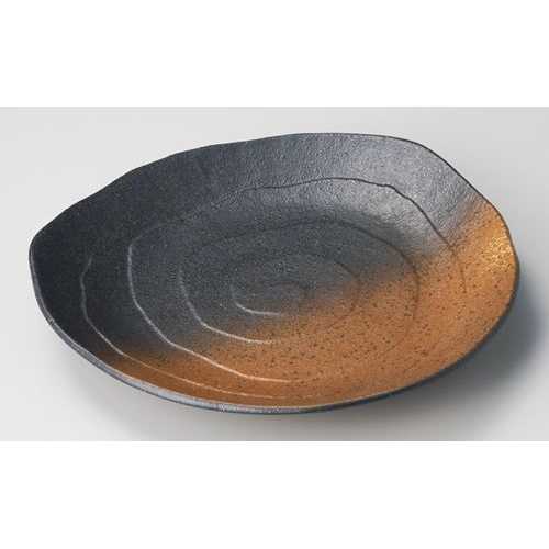 ■商品説明■商品名：黒備前三角9.0皿メーカー品番：403-049お届け数：1サイズ(cm)：27×27×3.5素材：磁器【配送料について】【ご注意】画面上の色はブラウザやご使用のパソコンの設定により実物と異なる場合があります。