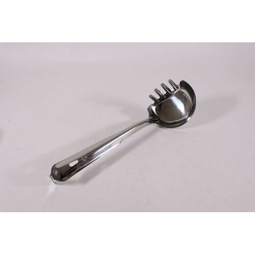 商品情報商品名：(M) うどん杓子 カギ 付 特大 寸法：直径×柄長φ105×240mmメーカー：カンダお届け数(合計)：1材質・素材：18-0ステンレスメーカー品番：055019JANコード：4949362872961規格：規格特大配送料について【ご注意】画面上の色はブラウザやご使用のパソコンの設定により実物と異なる場合があります。